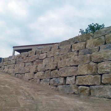 Création de mur de soutènement près de Limoux